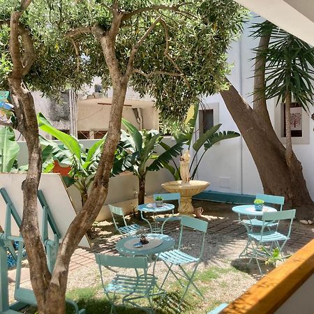 Tree Of Life Art Hotel Агия-Марина Экстерьер фото