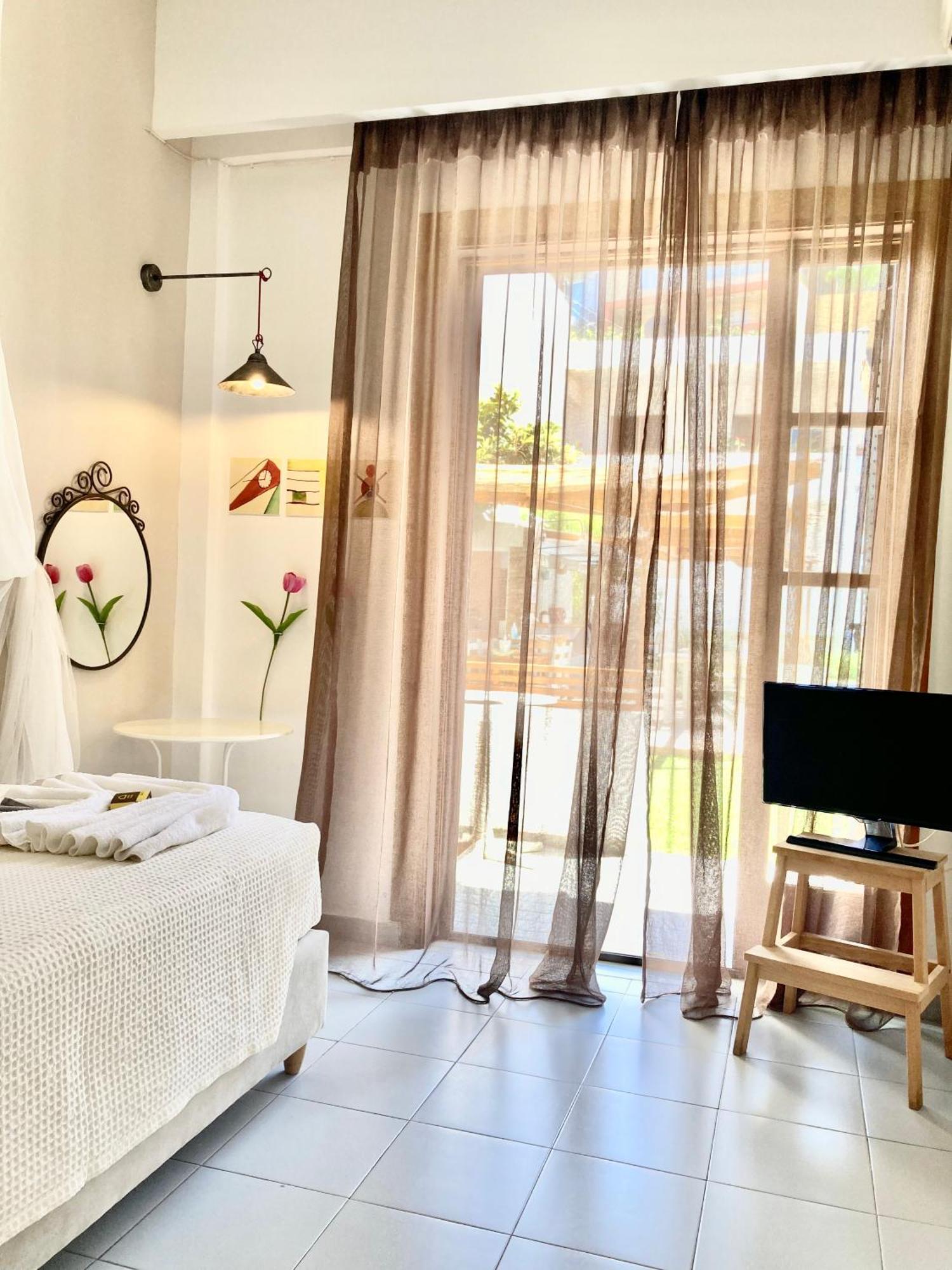 Tree Of Life Art Hotel Агия-Марина Номер фото